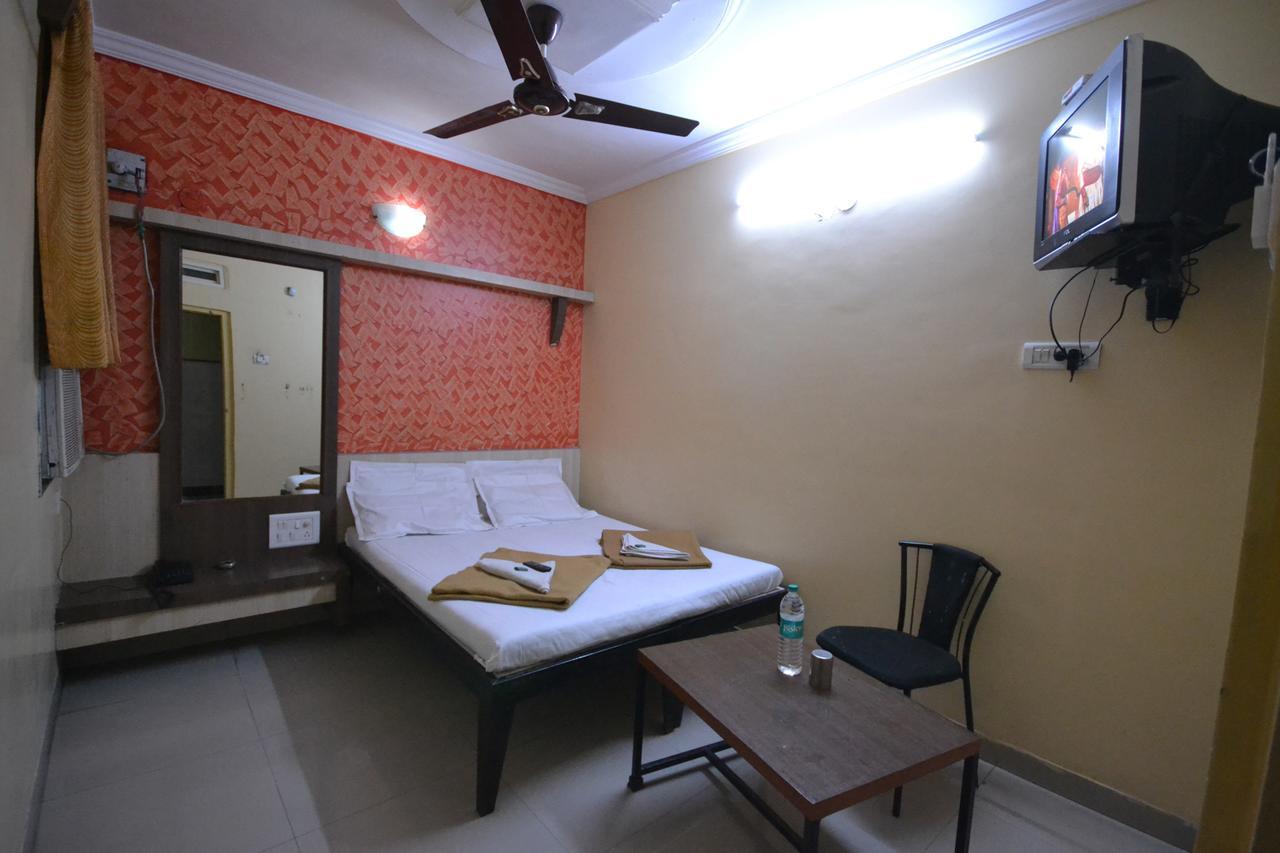 Hotel Madhava شيردي المظهر الخارجي الصورة