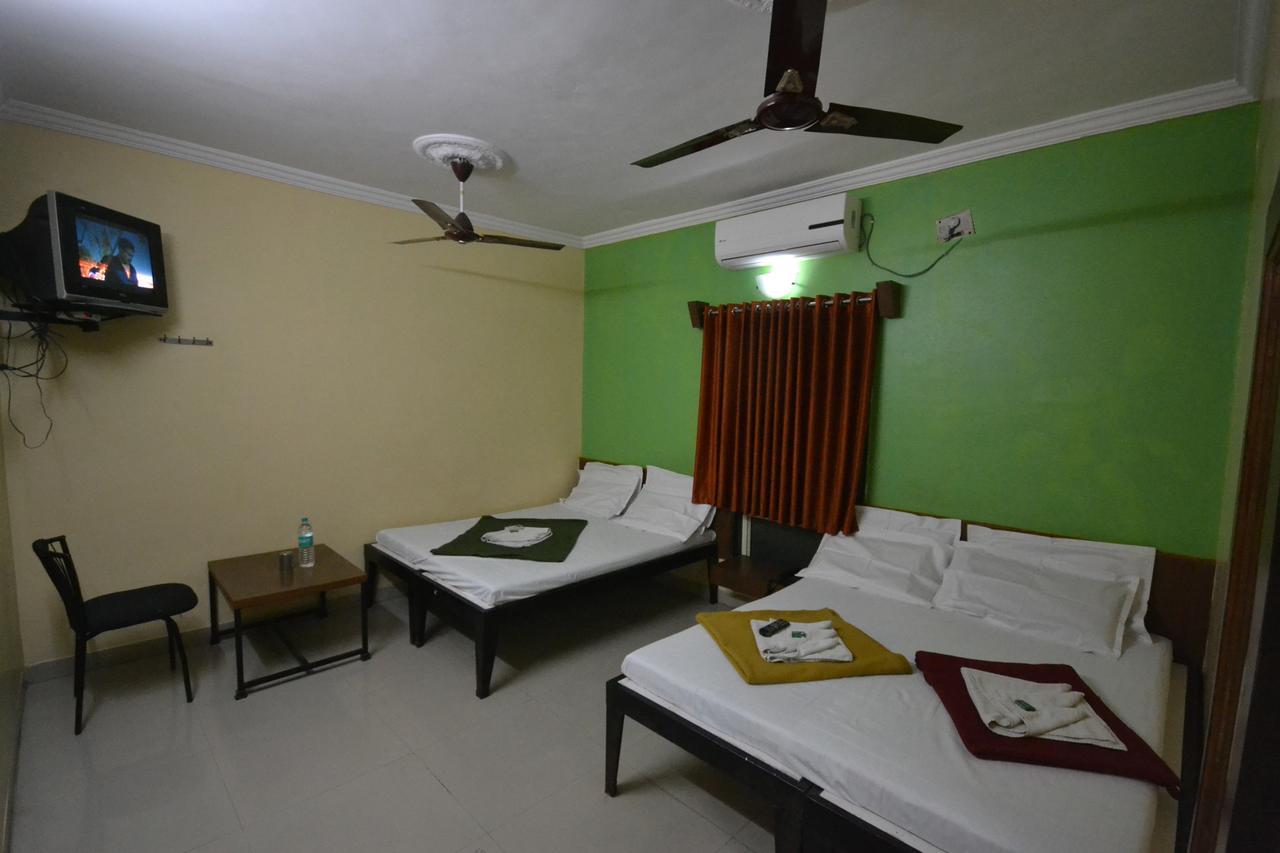 Hotel Madhava شيردي المظهر الخارجي الصورة