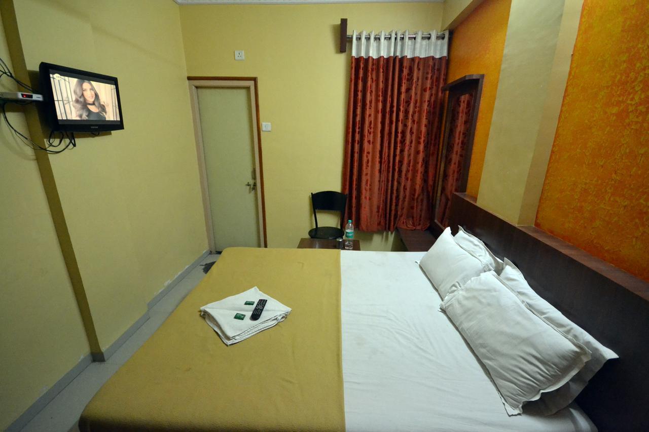 Hotel Madhava شيردي المظهر الخارجي الصورة